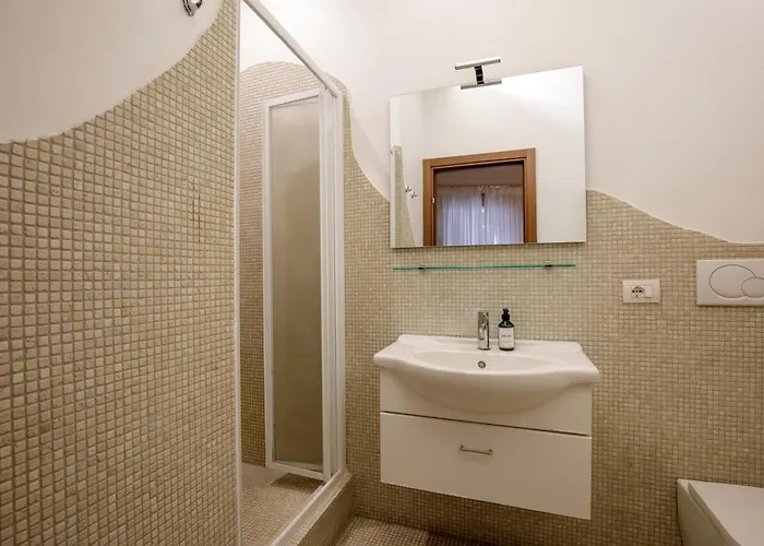Konukevi The Right Place 4u Navona Luxury 4*