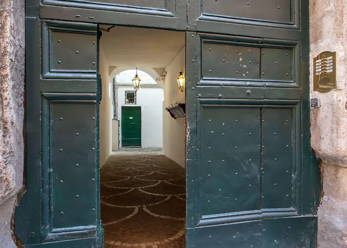 The Right Place 4u Navona Luxury